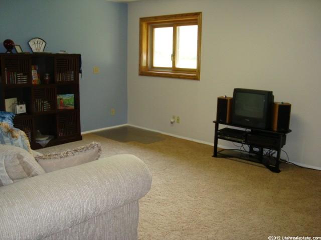 2074 Newcastle Dr, Sandy, UT 84093 — photo 6