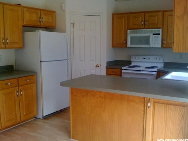 1048 E Canfield Dr, Ogden, UT 84404 — photo 2