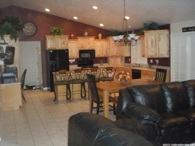 991 N 610 E, Centerville, UT 84014 — photo 2