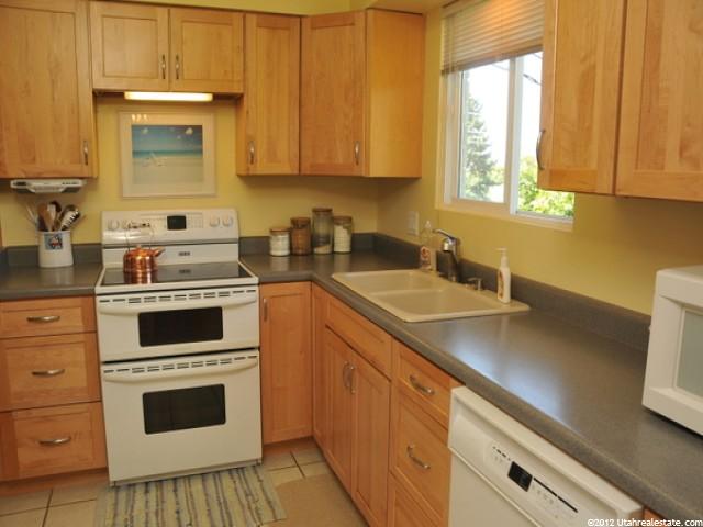 8462 Colene Dr, Sandy, UT 84094 — photo 3