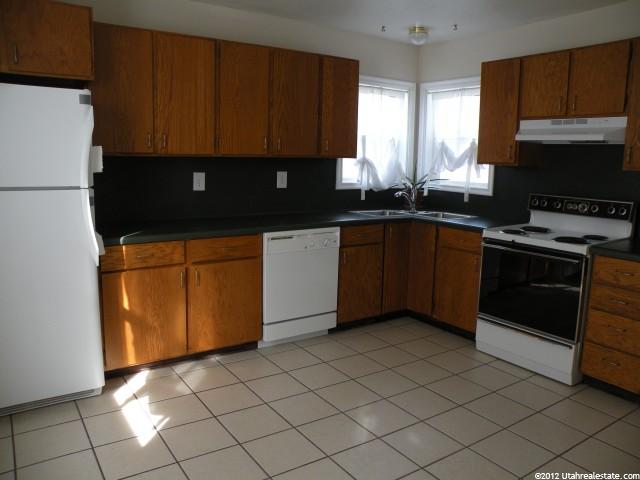 7818 Oak St, Midvale, UT 84047 — photo 2