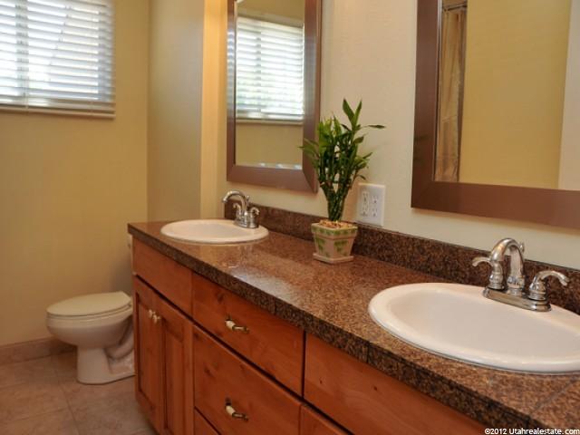 9861 Amber Ln, Sandy, UT 84094 — photo 8