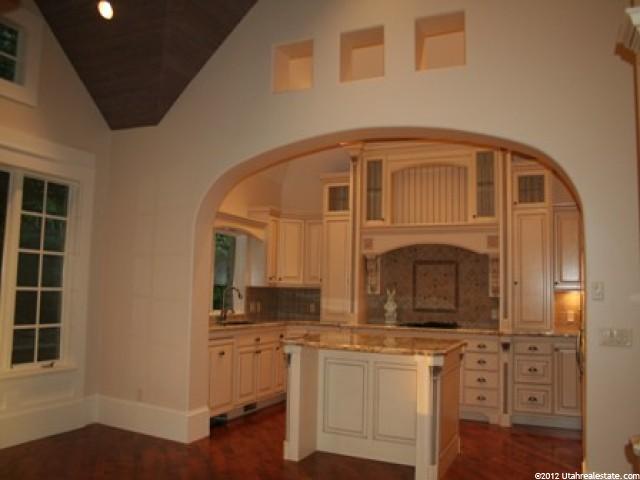 2058 Ridgehill Dr, Bountiful, UT 84010 — photo 2