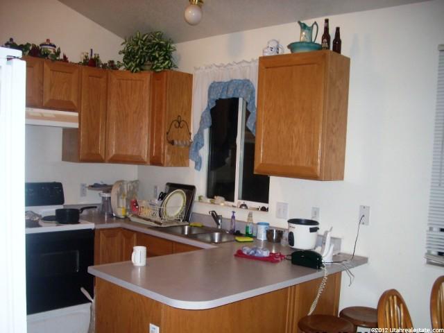 821 W 4200 S, Riverdale, UT 84405 — photo 3