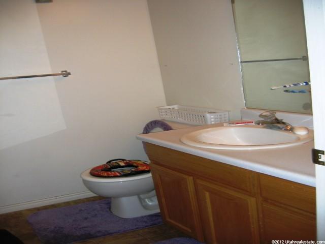821 W 4200 S, Riverdale, UT 84405 — photo 9