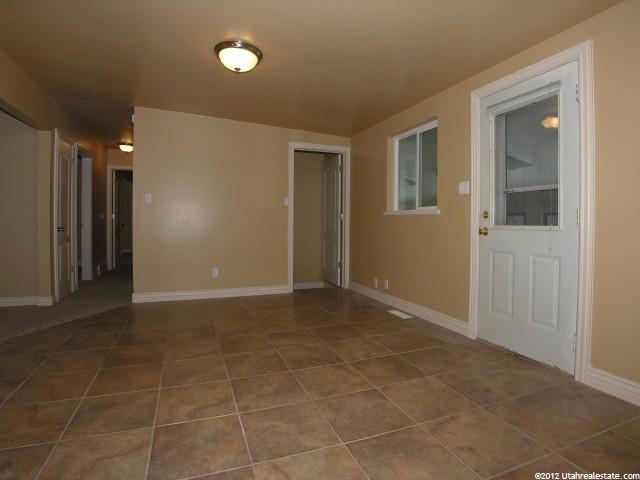676 Auburn Dr, Murray, UT 84123 — photo 2