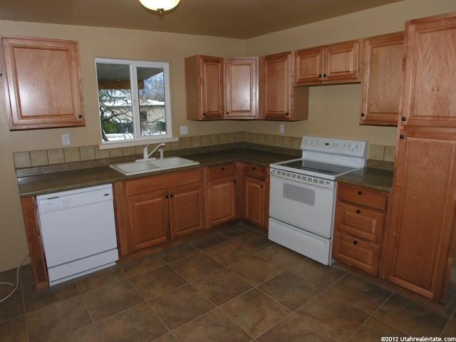 676 Auburn Dr, Murray, UT 84123 — photo 3