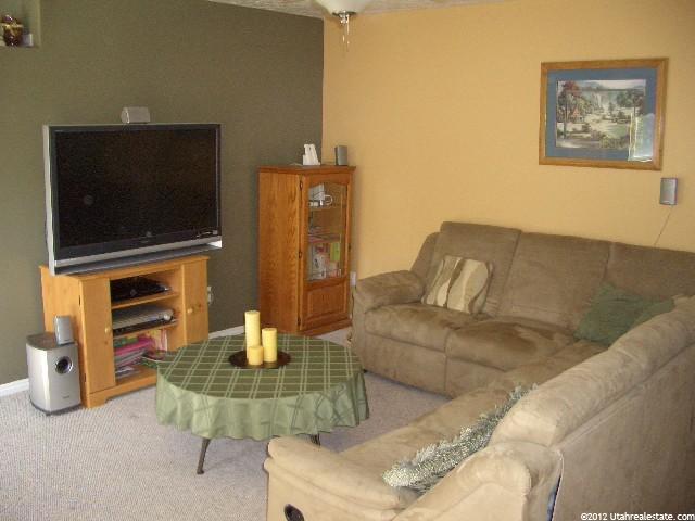 299 W 1800 S, Clearfield, UT 84015 — photo 4