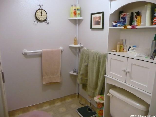 650 S 400 E, River Heights, UT 84321 — photo 11