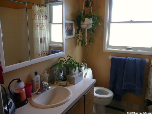 650 S 400 E, River Heights, UT 84321 — photo 4