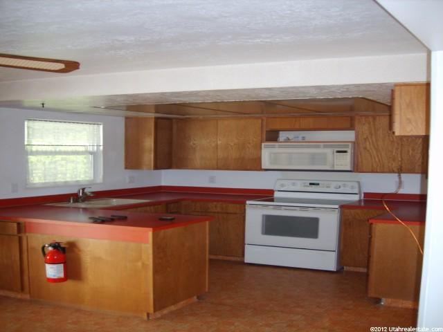 945 S 1350 W, Clearfield, UT 84015 — photo 5