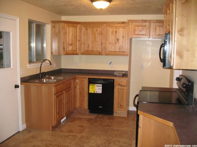 9901 Tulip Dr, Sandy, UT 84094 — photo 2