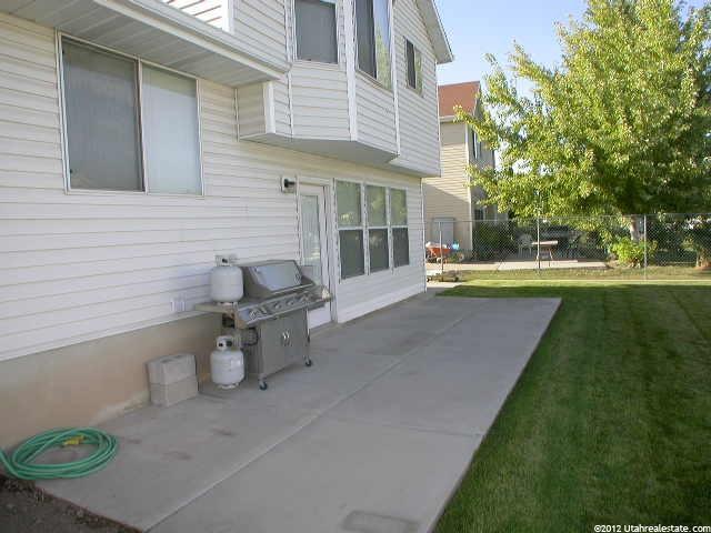5596 S 4225 W, Roy, UT 84067 — photo 4