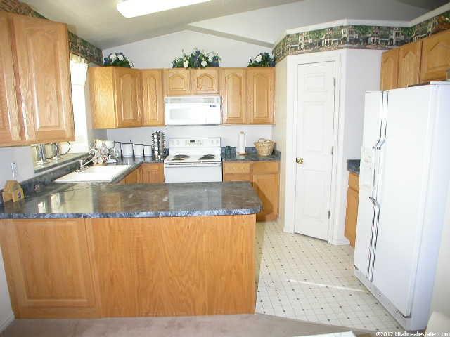 5596 S 4225 W, Roy, UT 84067 — photo 2