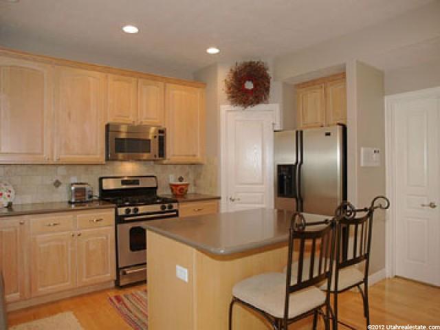 989 E Majesty Cir, Sandy, UT 84094 — photo 4