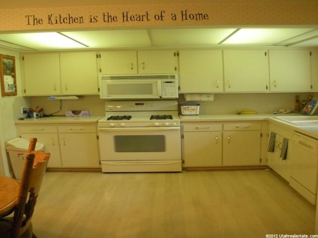 396 W 4200 N, Pleasant View, UT 84414 — photo 4