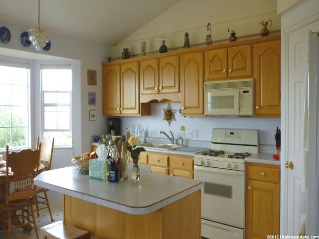 4194 S 2400 W, Roy, UT 84067 — photo 2