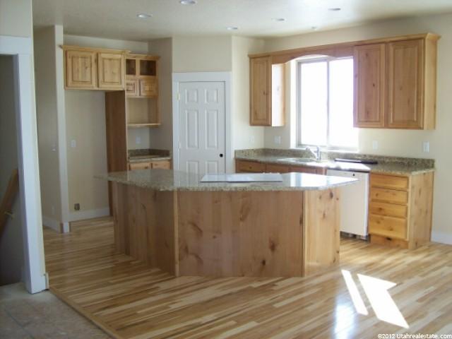 21 E 1700 S, Roosevelt, UT 84066 — photo 2