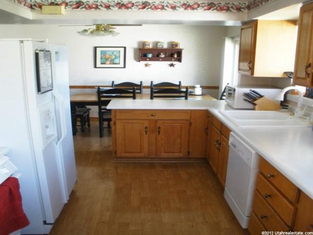 31 E Wicker Ln, Bountiful, UT 84010 — photo 4