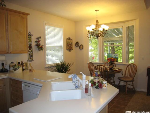9052 Enchanted Oak Ln, Sandy, UT 84094 — photo 4