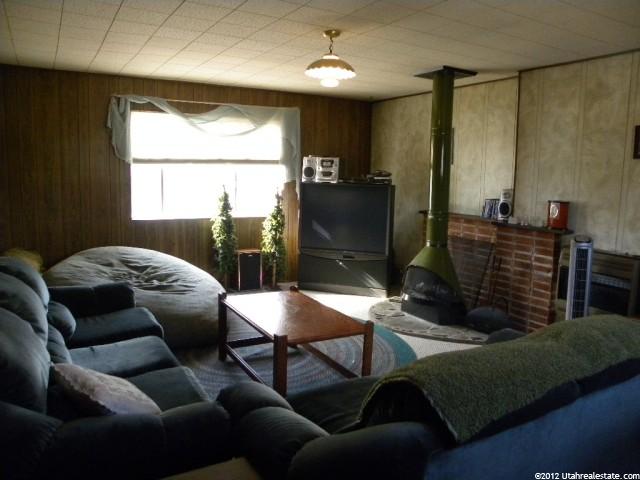 384 E 700 S, River Heights, UT 84321 — photo 2