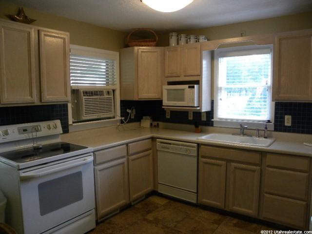384 E 700 S, River Heights, UT 84321 — photo 7