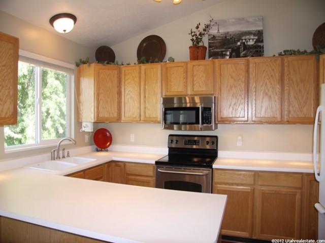 424 S 1250 E, Layton, UT 84041 — photo 3
