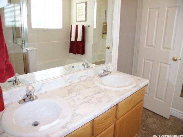 424 S 1250 E, Layton, UT 84041 — photo 6