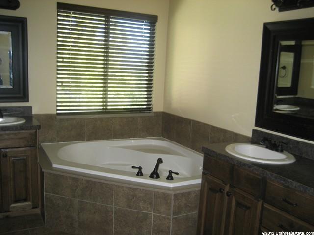 24 E 2450 N, Layton, UT 84041 — photo 7