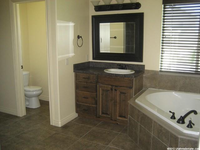 24 E 2450 N, Layton, UT 84041 — photo 8