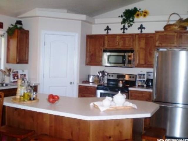 89 Hillsborough Dr, Pleasant View, UT 84414 — photo 3
