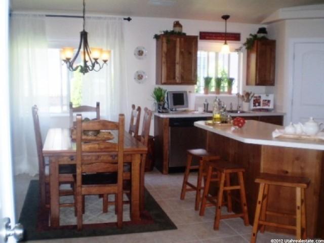 89 Hillsborough Dr, Pleasant View, UT 84414 — photo 4