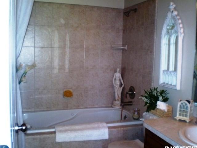 89 Hillsborough Dr, Pleasant View, UT 84414 — photo 10