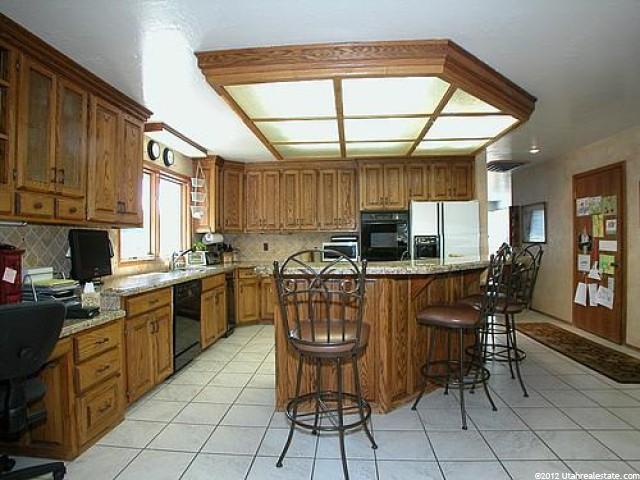 10237 S 2505 E, Sandy, UT 84092 — photo 4