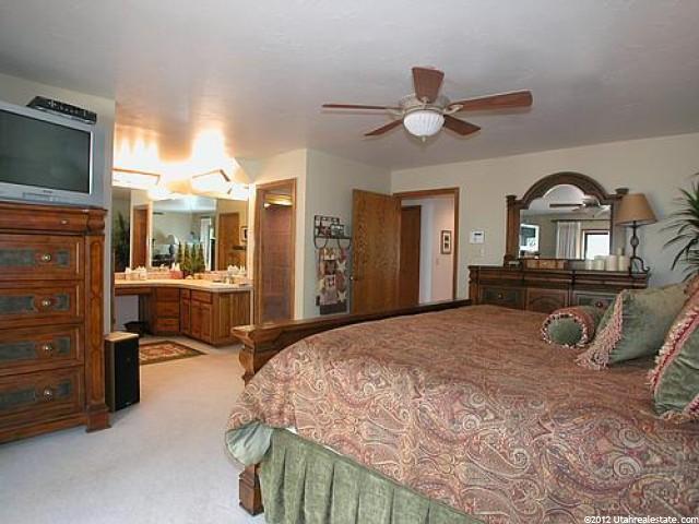 10237 S 2505 E, Sandy, UT 84092 — photo 7