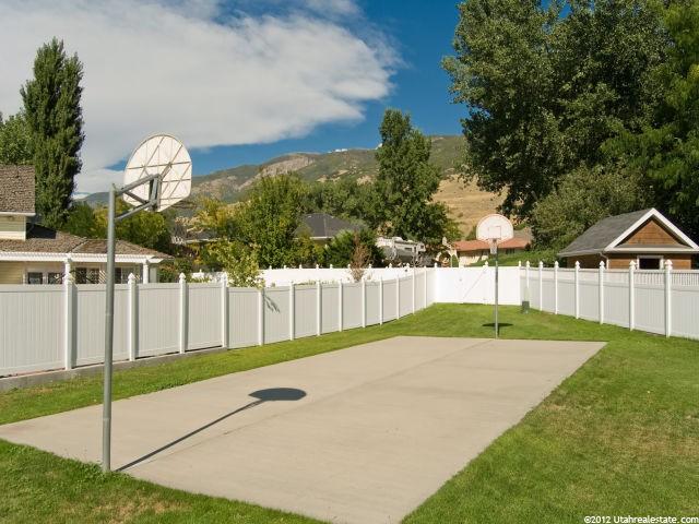 352 Willow Ridge Cir, Centerville, UT 84014 — photo 11
