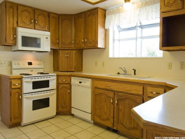 352 Willow Ridge Cir, Centerville, UT 84014 — photo 4