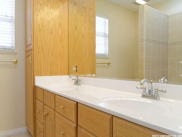 352 Willow Ridge Cir, Centerville, UT 84014 — photo 8