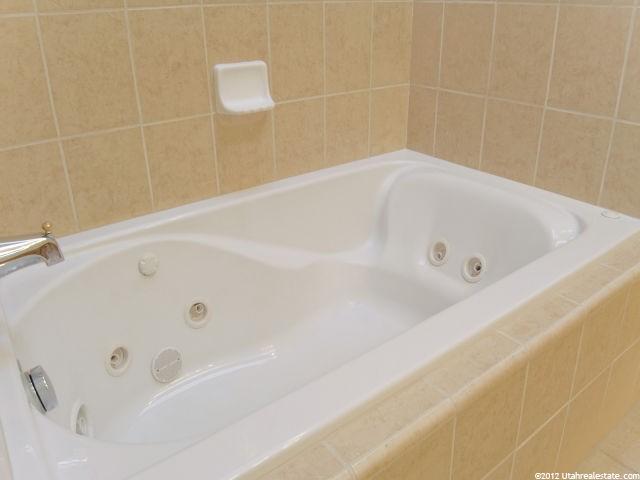 352 Willow Ridge Cir, Centerville, UT 84014 — photo 9