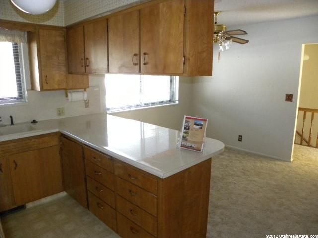 954 Orchard Dr, River Heights, UT 84321 — photo 4
