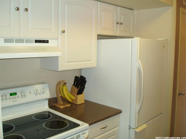 6098 S 2075 E, Holladay, UT 84121 — photo 2