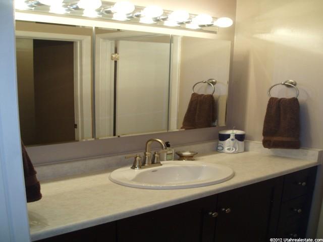 6098 S 2075 E, Holladay, UT 84121 — photo 7