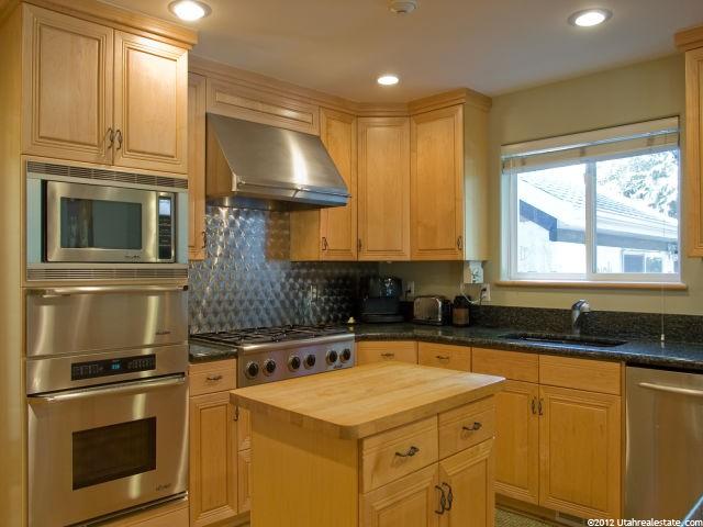 9518 Glacier Ln, Sandy, UT 84092 — photo 6