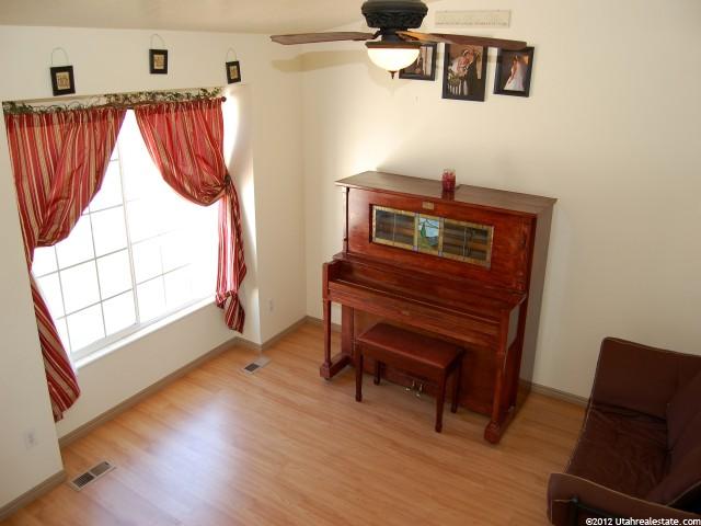 843 W 1960 N, Clinton, UT 84015 — photo 4