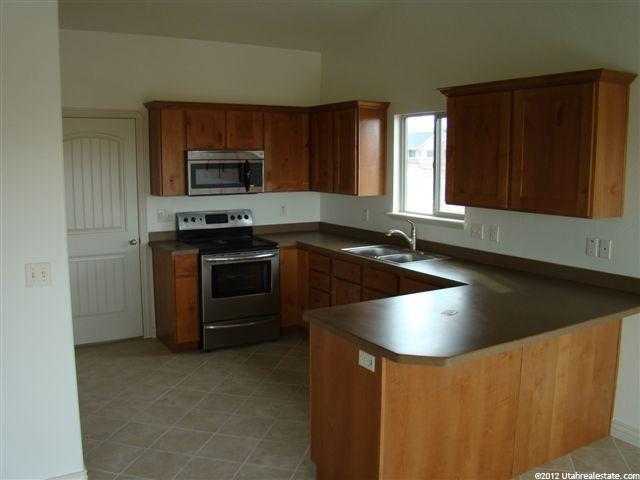 71 E Pear St, Grantsville, UT 84029 — photo 5