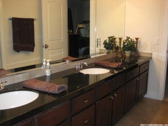 388 Paddock Ln, Kaysville, UT 84037 — photo 10