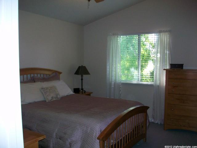 586 S 875 E, Layton, UT 84041 — photo 7
