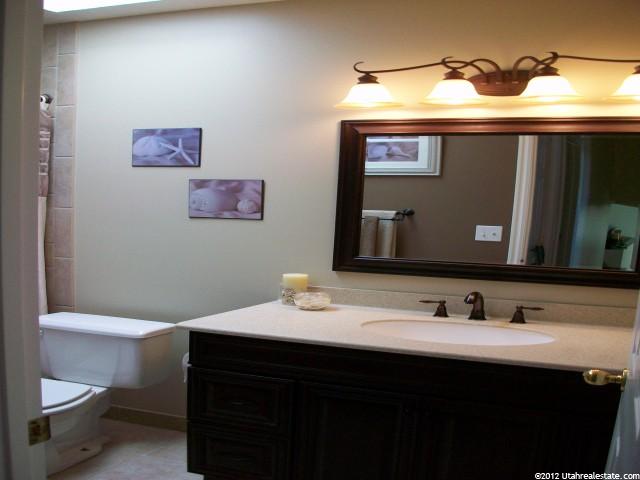 586 S 875 E, Layton, UT 84041 — photo 8