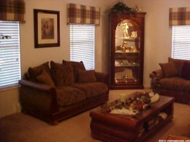 36 S Village Way E, Fruit Heights, UT 84037 — photo 6