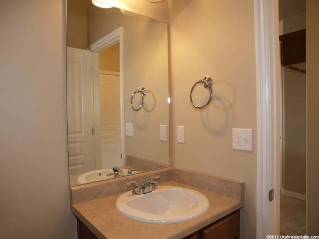 58 N 285 W, Centerville, UT 84014 — photo 8